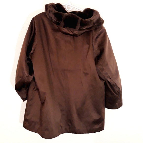 Jones New York Brown Satin Faux Fur Hooded Coat- Size 1X - Picture 4 of 12